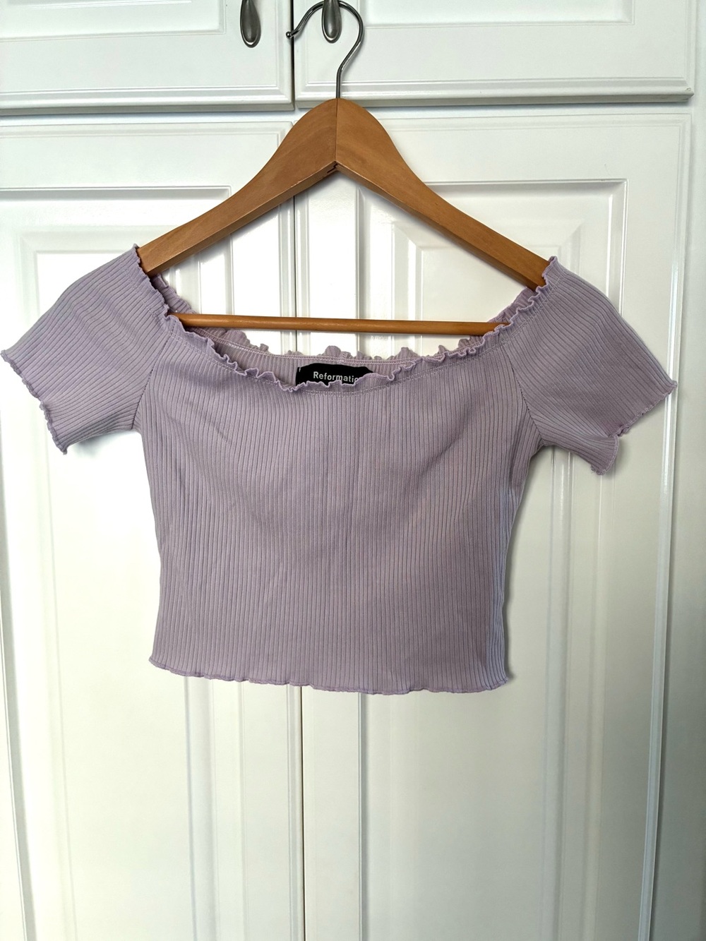 Reformation ribbed knit Willett crop top with ruffle trim in lavender Size S